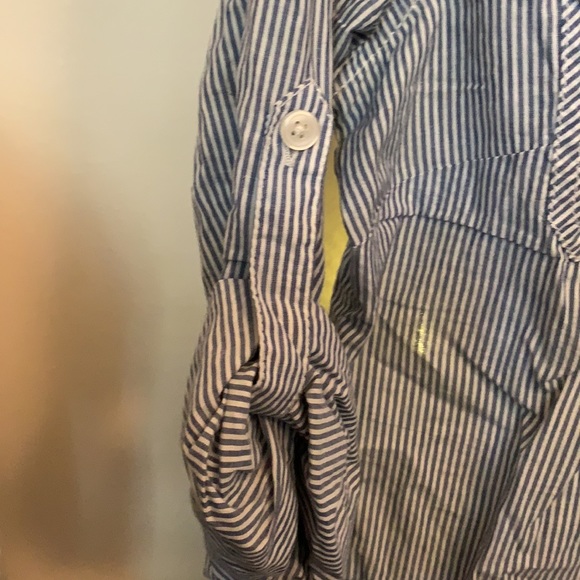 Mossimo button up top - Picture 3 of 3